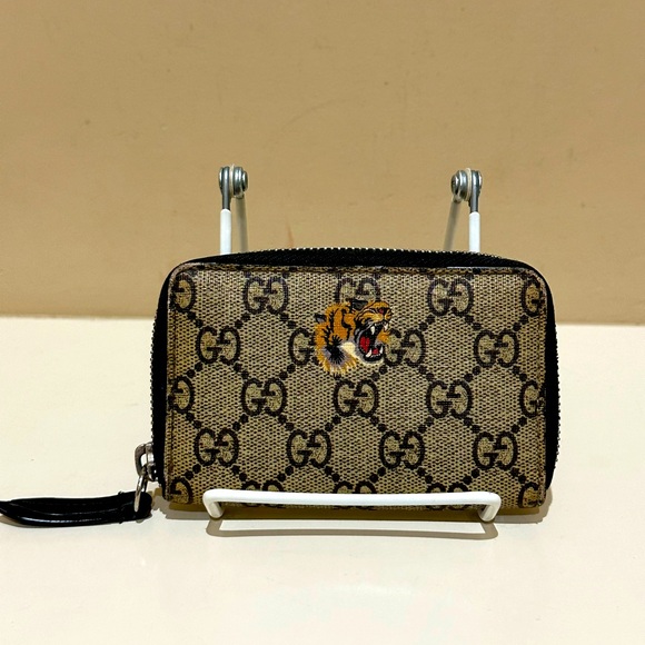 Gucci
Tiger Card Case GG Supreme Coated Canvas Wallet - Picture 1 of 13